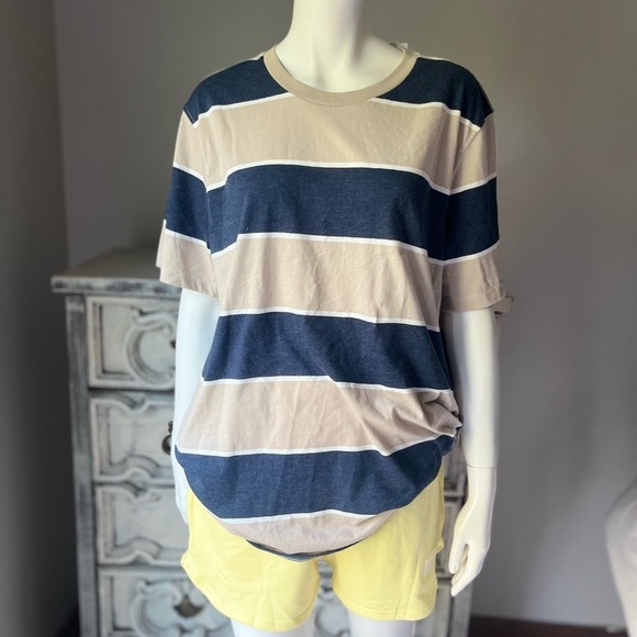 Old Navy Black and Beige Striped Tee - Picture 1 of 4